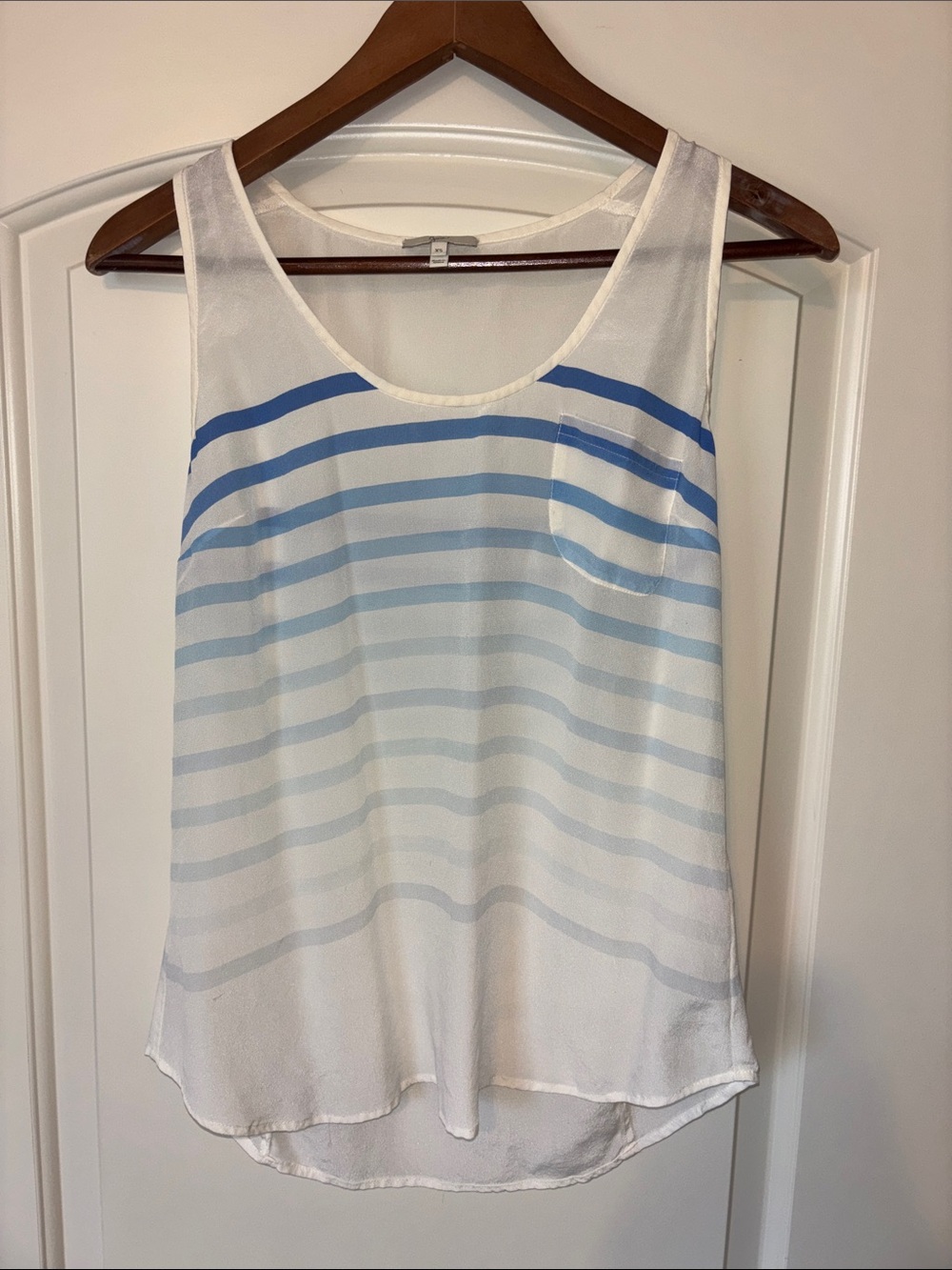 XS Women’s Ombré Blue and White Tank Top